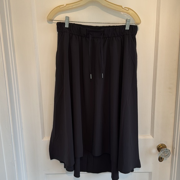 Lululemon Time to Flounce skirt sz 8 EUC - Picture 9 of 12